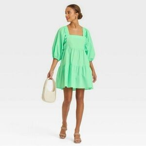 Green puff sleeve dress